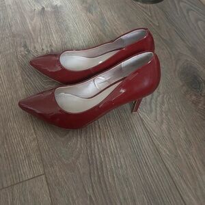 Women's Red Patent Pointed-Toe Mid-Heel Pumps